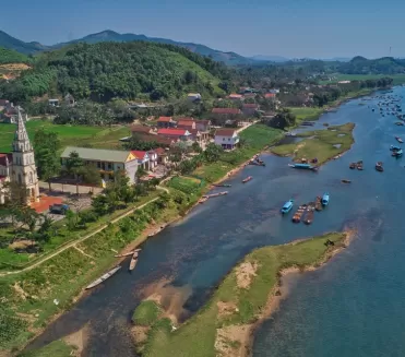 Countryside along Son river